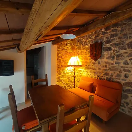 Medieval Domus Apartmán *