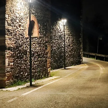 Medieval Domus Apartmán *